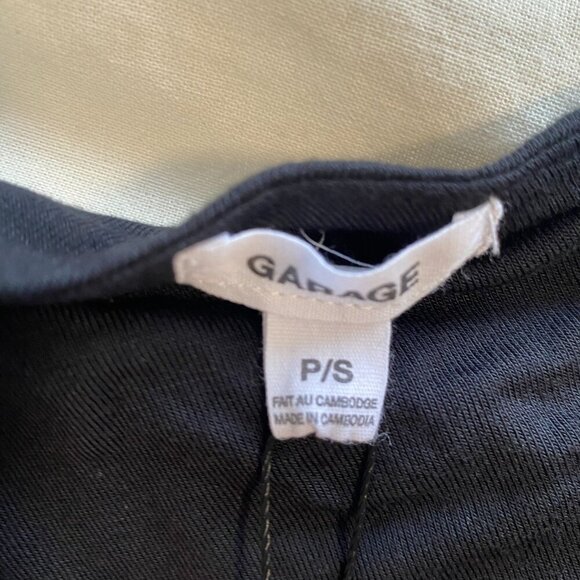 NWT Garage Cutout Black Crop Top Fitted Stretchy Half Sleeve Shirt Size Small - Picture 3 of 5